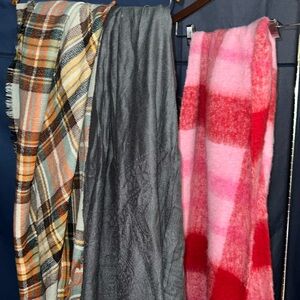 Bundle of 3 scarves!!